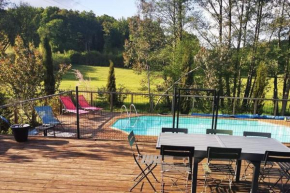 Maison architecte en bois avec piscine et jacuzzi